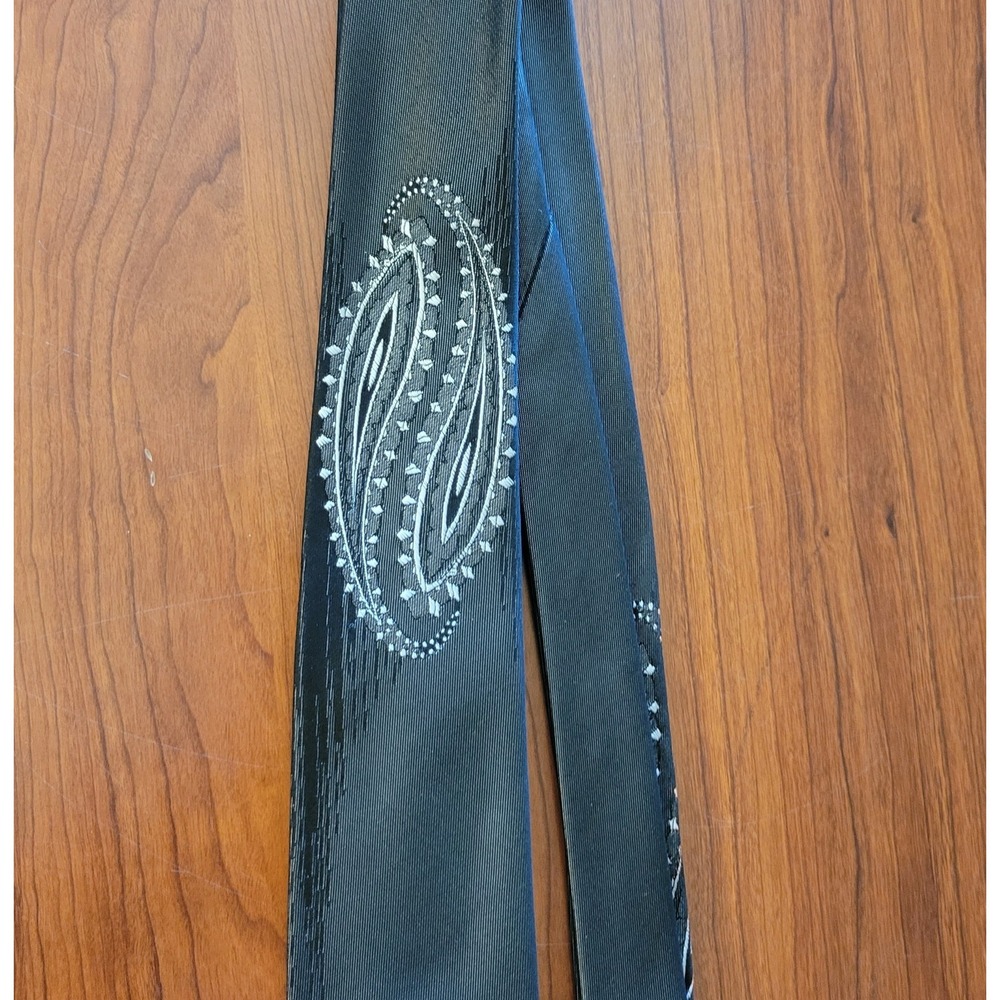 Vintage Wembley Black Paisley Yin Yang‎ Necktie 56 X 2.5 Skinny - Picture 2 of 6
